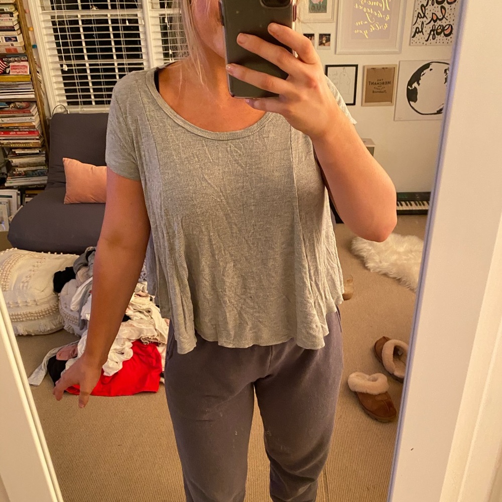 Adorable fit gray rubbed tee!